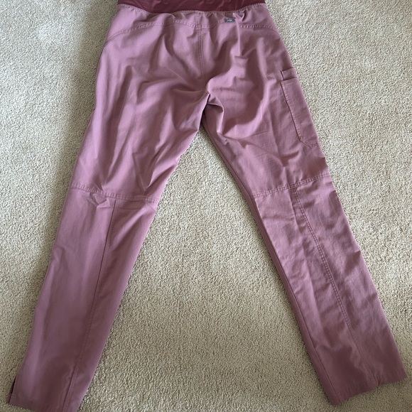 Figs Mineral Mauve Scrub Set L&L/T - Picture 6 of 6